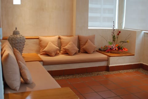 Suite | Living area | Flat-screen TV