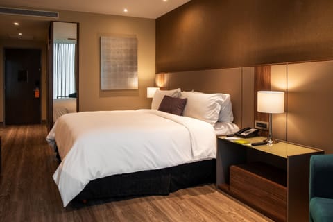 Master Suite | Premium bedding, in-room safe, desk, iron/ironing board