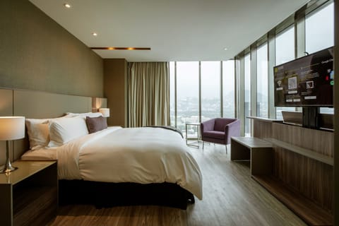 Junior Suite, 1 King Bed | Premium bedding, in-room safe, desk, iron/ironing board