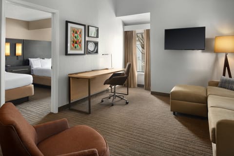 Family Suite, 1 Double Bed | Premium bedding, in-room safe, desk, laptop workspace