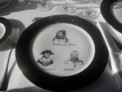 Lunch and dinner served, local cuisine