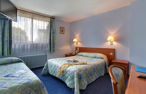 In-room safe, desk, iron/ironing board, free WiFi