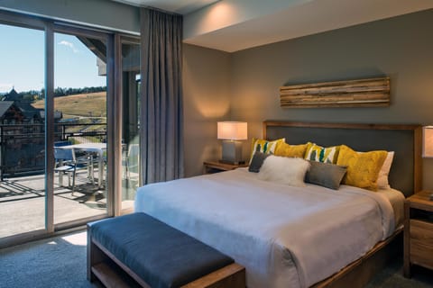 Premium bedding, in-room safe, blackout drapes, iron/ironing board