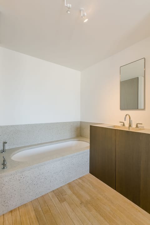 Duplex, Terrace (6th floor) | Bathroom | Free toiletries, hair dryer, towels