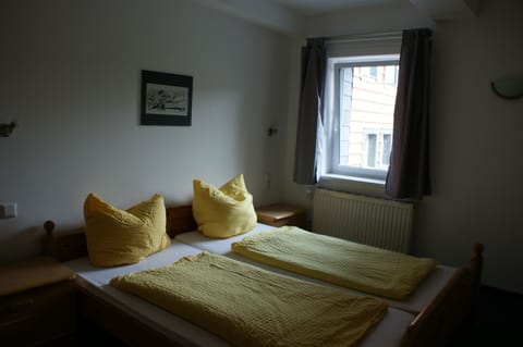 Apartment, 2 Bedrooms | Desk, cribs/infant beds, free WiFi, bed sheets