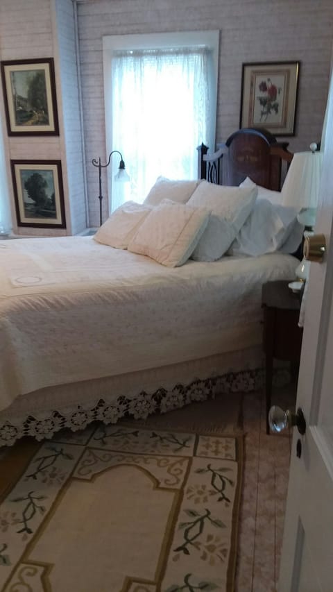 Lexy's room | Premium bedding, down comforters, Tempur-Pedic beds