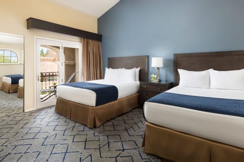 Hypo-allergenic bedding, in-room safe, desk, laptop workspace