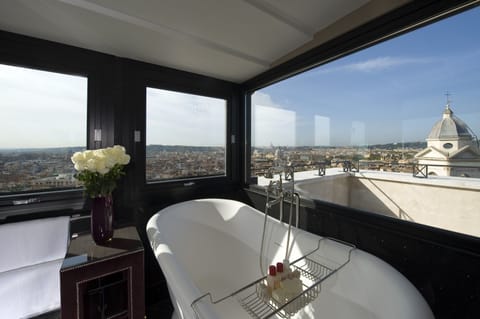 Penthouse (Hassler Suite) | Bathroom | Free toiletries, hair dryer, bathrobes, bidet