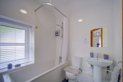 Luxury House, Accessible, Private Bathroom | Bathroom