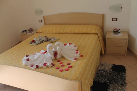 Standard Double Room | In-room safe, desk, cribs/infant beds, free WiFi