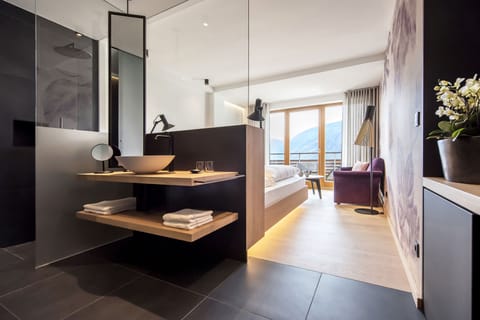 Deluxe Double Room (with view) | Premium bedding, in-room safe, desk, free WiFi