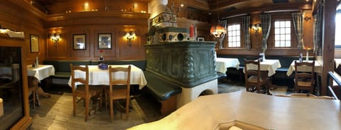 Breakfast, lunch and dinner served