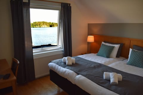 Standard Double Room, Lake View | Blackout drapes, iron/ironing board, free WiFi, bed sheets