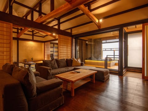 Suite w/ Private Onsen (2F) Halfboard (Breakfast & Dinner), Check-in 3pm-6pm | Minibar, in-room safe, desk, laptop workspace