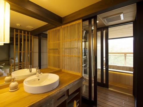 Suite,  Japanese breakfast, Check-in only between 3pm-6pm, Non Smoking | Bathroom sink