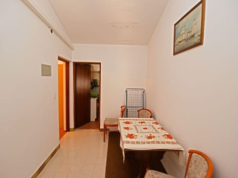 Apartment, 1 Bedroom (424/978) | In-room dining