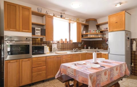 Apartment, 2 Bedrooms (1495/14372) | In-room dining