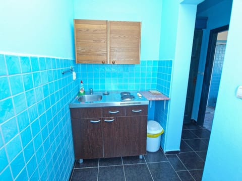 Apartment, 1 Bedroom (1328/12575) | Private kitchenette | Fridge