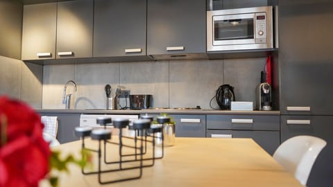 Apartment, 2 Bedrooms | In-room dining