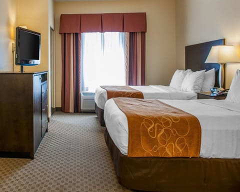 Suite, Non Smoking | Premium bedding, pillowtop beds, in-room safe, desk