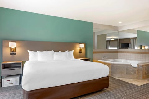 Premium bedding, pillowtop beds, in-room safe, desk