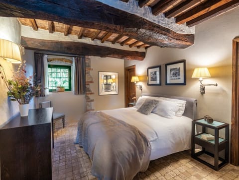 Superior Suite, 1 Bedroom, Ground Floor (Legnaia) | Hypo-allergenic bedding, down comforters, free WiFi, bed sheets