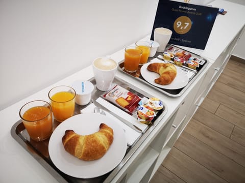 Daily continental breakfast (EUR 8 per person)