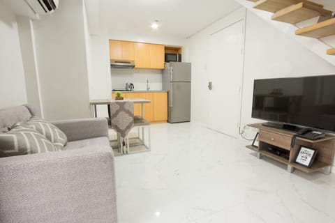 Family Apartment, 2 Bedrooms, Park View | Private kitchenette | Full-size fridge, microwave, stovetop, electric kettle