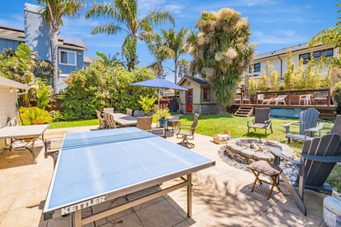 Backyard- Deck, ping-pong, BBQ, Table/Chairs, Game Room