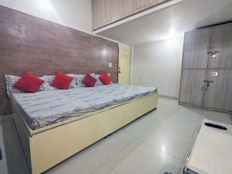 1 bedroom, individually decorated, individually furnished, free WiFi