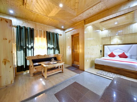 Double or Twin Room | Living area | TV
