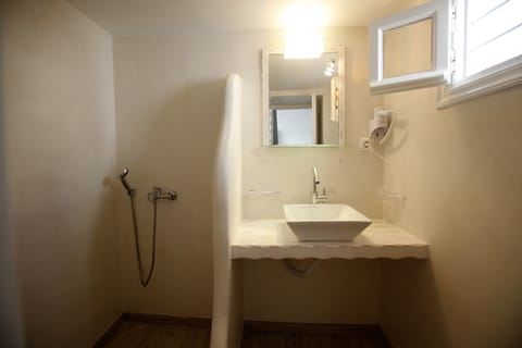 Triple Room | Bathroom | Shower, hair dryer, towels