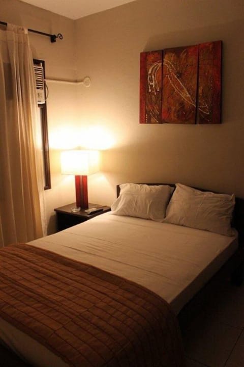 Single Room, 1 Twin Bed | In-room safe, desk, free WiFi