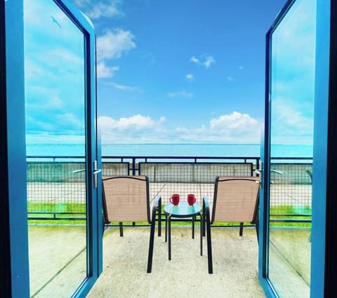 Lakeside Serenity
Step onto your private patio and take in the breathtaking views of Lake Erie. Enjoy your morning coffee with the fresh lake breeze or unwind with a cup of coffee as the waves roll in.