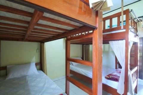 Basic Shared Dormitory | Free WiFi