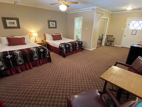 Deluxe Single Room, 2 Queen Beds, Mountain View | Premium bedding, down comforters, iron/ironing board, free WiFi