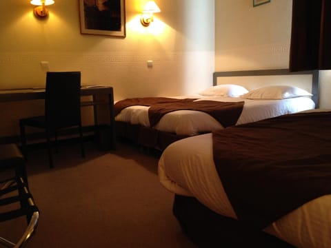 Desk, soundproofing, iron/ironing board, free WiFi