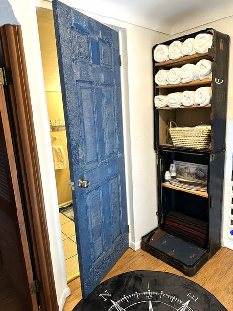 All linens and towels provided.