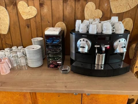 Breakfast, lunch, dinner served; international cuisine 