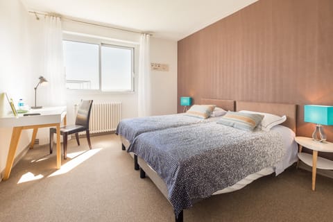 Twin Room, Ocean View | Desk, soundproofing, iron/ironing board, free WiFi