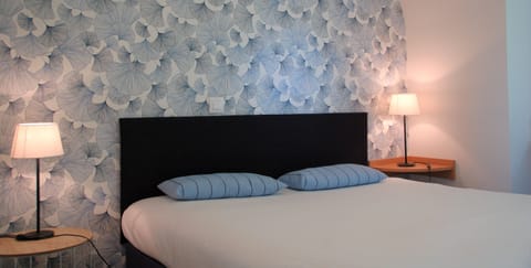 Economy Double Room | Desk, soundproofing, iron/ironing board, free WiFi