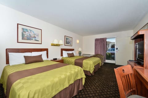 Room, 2 Queen Beds, Non Smoking | In-room business center
