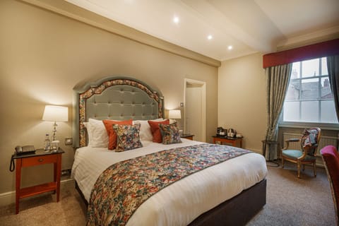 Superior Double Room | Premium bedding, desk, blackout drapes, iron/ironing board