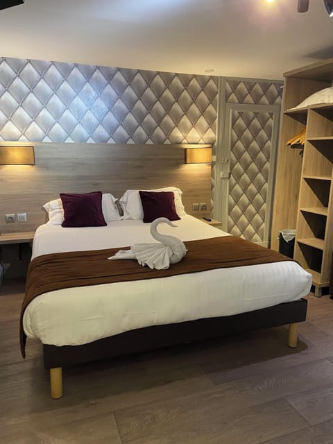 Double Room | Desk, blackout drapes, soundproofing, free WiFi