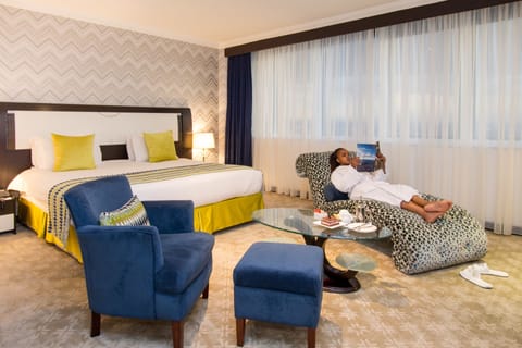 Executive Room with Park View | Premium bedding, minibar, in-room safe, desk