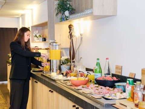 Daily buffet breakfast (EUR 19.50 per person)