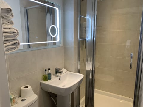 Suite, Ensuite | Room amenity