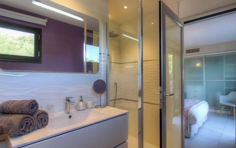 Double Room, Terrace (Mauve) | Bathroom | Shower, free toiletries, hair dryer