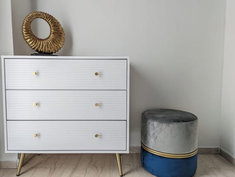 Apartment, 3 Bedrooms | 3 bedrooms, desk, free WiFi