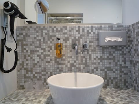 Comfort Room (bed accessible only via staircase) | Bathroom | Eco-friendly toiletries, hair dryer, towels, soap